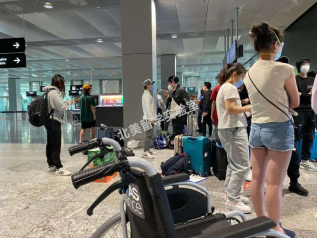 21名留学生滞留苏黎世机场 亮出中国护照 结果..