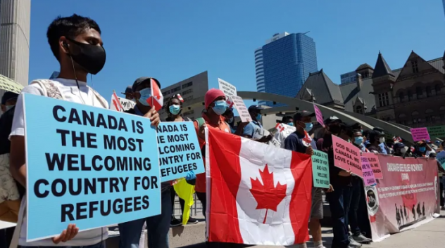 难民狂求加拿大发善心送PR 特鲁多：尽力支持