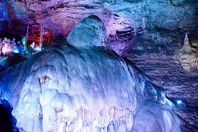 四川最著名的景点 堪称中国溶洞精品