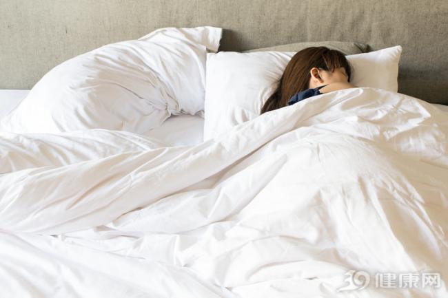 5种疾病各有专属睡姿 哪种睡姿最健康？