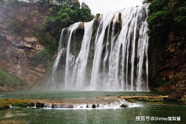 中国最特殊瀑布 百米落差每日电费高达2万