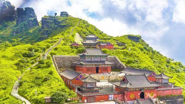 中国最危险的寺庙 悬空2493米、恍若仙境