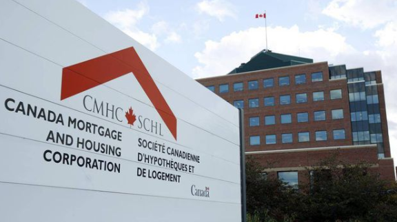 CMHC和房产经纪因“杠杆”吵翻了 到底买不买房