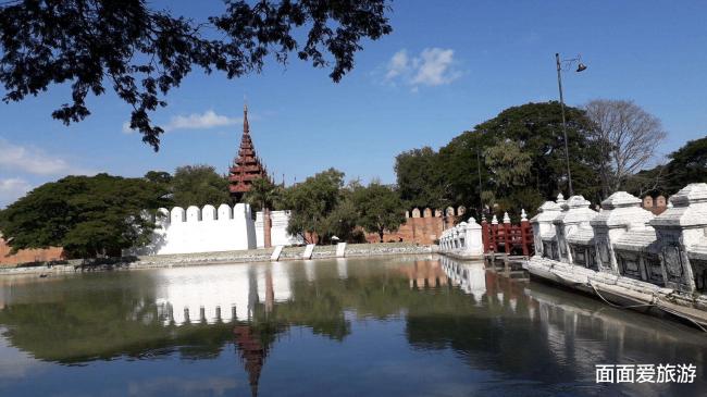 缅甸“巨无霸”皇宫走红 是北京故宫的5.5倍