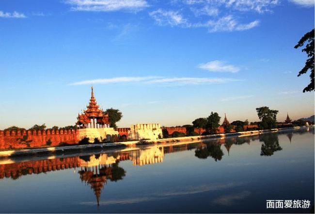 缅甸“巨无霸”皇宫走红 是北京故宫的5.5倍