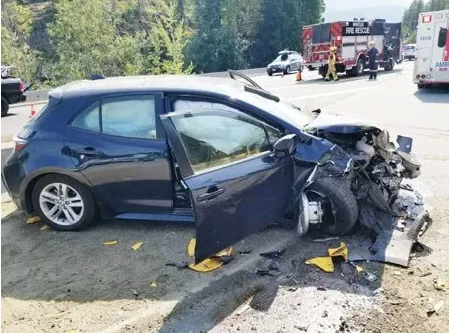 大温豪车再出车祸：翻车撞毁 司机当场身亡…