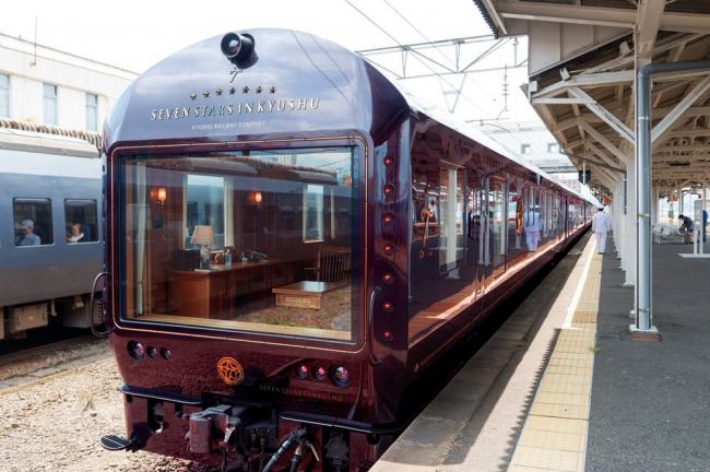 直击日本第一台邮轮式豪华卧铺列车的奢华！