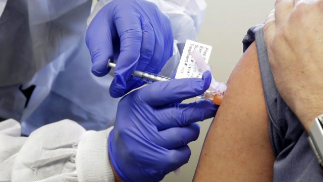 美英推出新冠疫苗注射计划加拿大还没动静