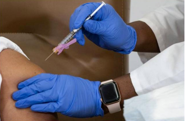有药师故意破坏570剂新冠疫苗：已57人注射