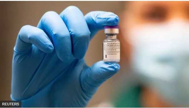 女护士接种疫苗后死亡，240人注射后仍感染新冠