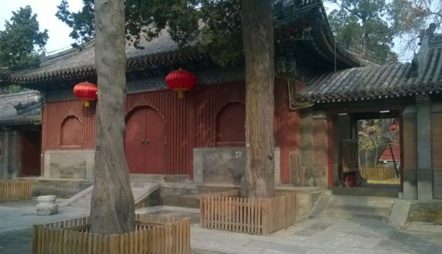 中国最神秘的寺庙 500年来从未开过寺门