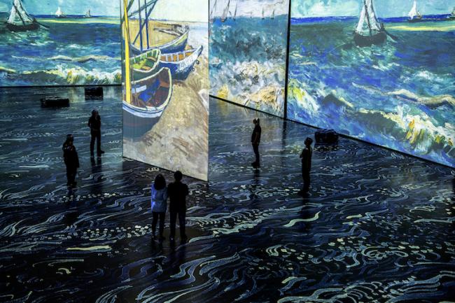360度全景虚拟艺术舞台，让你沉浸梵高光影世界