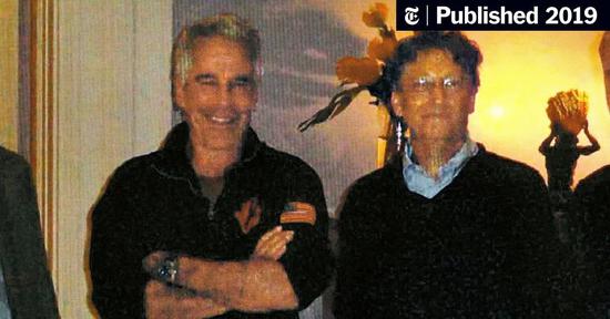 爱泼斯坦（左）与盖茨 图源：《纽约时报》