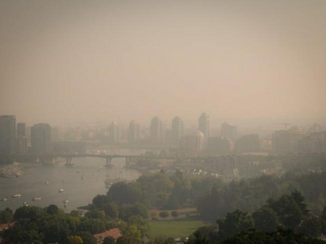 BC省93山火仍未受控 浓烟周末开始吹向大温