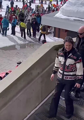 加拿大网友偶遇特鲁多滑雪：又高又帅