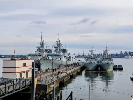 加拿大海军舰艇周末在温哥华刷屏 可登舰参观