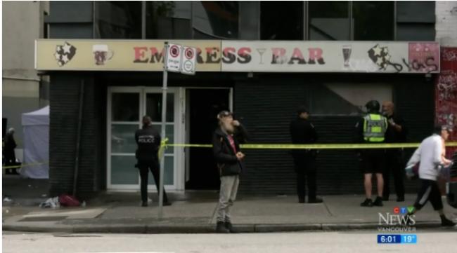 因一块电池 温哥华DT酒店爆炸 死者坐窗边被炸飞