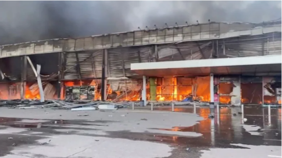 突发！乌克兰1000人商场被空袭 俄世纪性违约