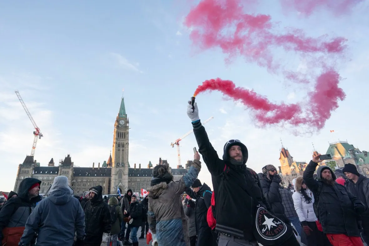加拿大日首都人潮涌动！自由车队抗议者重返渥太华！总理特鲁多国庆日致辞