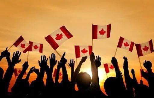 重磅官宣！加拿大“超级签证”细则公布！“EE移民”正式重启：557分创7年新高