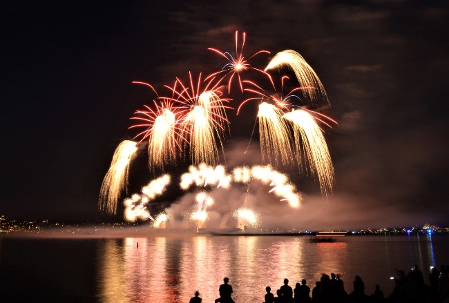 2022温哥华国际烟花节加拿大队表演 惊艳了夜空