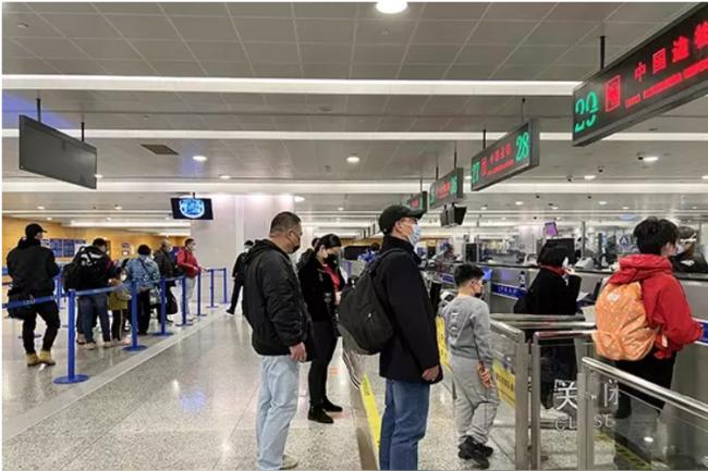中国自8/31起 对出入境人员取消核酸检测等要求