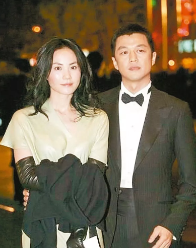 王菲与李亚鹏离婚9年 网传分开真相“欠债4000万”