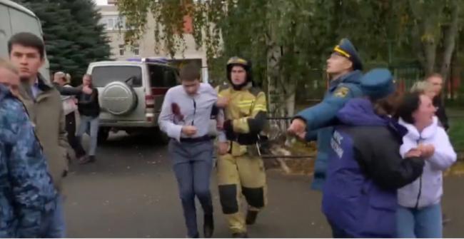15死24伤！俄罗斯爆发校园枪击 学生疯狂逃命