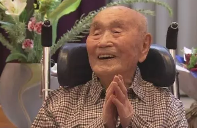 日本最高龄翁中村茂111岁离世 曾为原子弹受害者