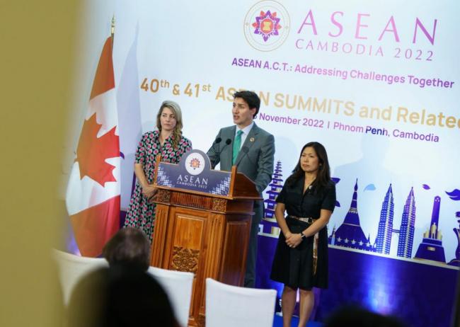 拓展与印太合作 伍凤仪G20、APEC峰会富有成效