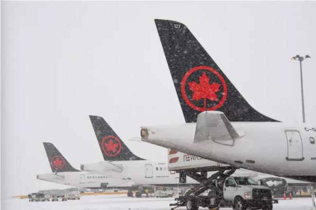 大雪温哥华机场停摆 加航西捷提供免费改签政策