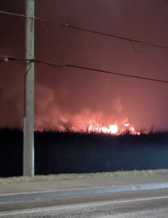 刚刚！加拿大发生持续45分钟大爆炸：火光冲天，地动山摇！居民紧急疏散