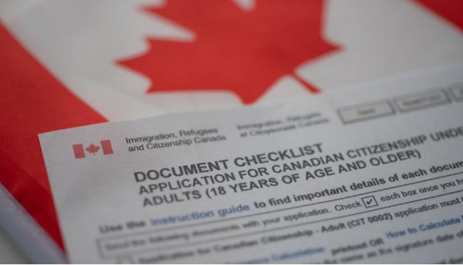 加拿大将采激进手段处理移民申请 50万人或大赦