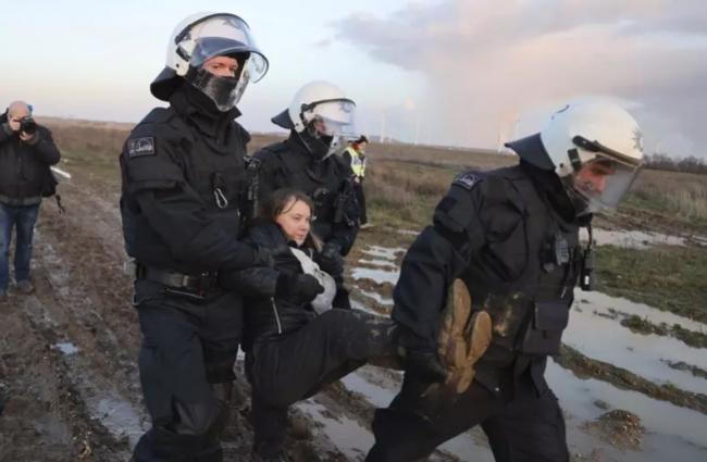 瑞典环保少女通贝里被捕