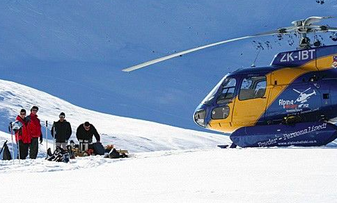 两名直升机滑雪者遇雪崩身亡 此地一周两次
