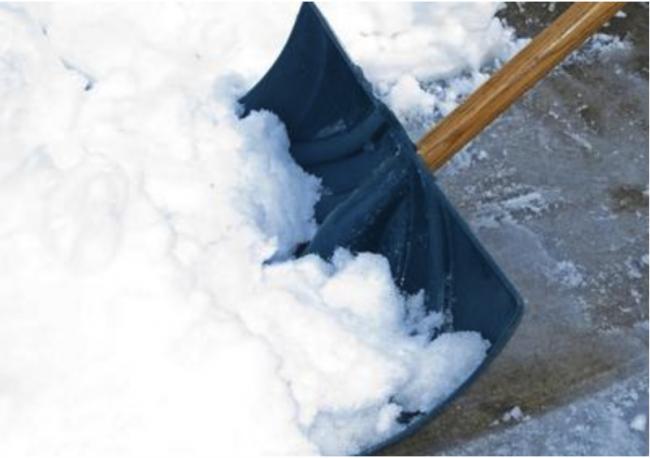 大温地区周六降雪 市民还不能收雪铲