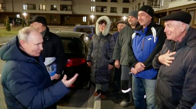 普京被发国际逮捕令后 突访乌克兰马里乌波尔