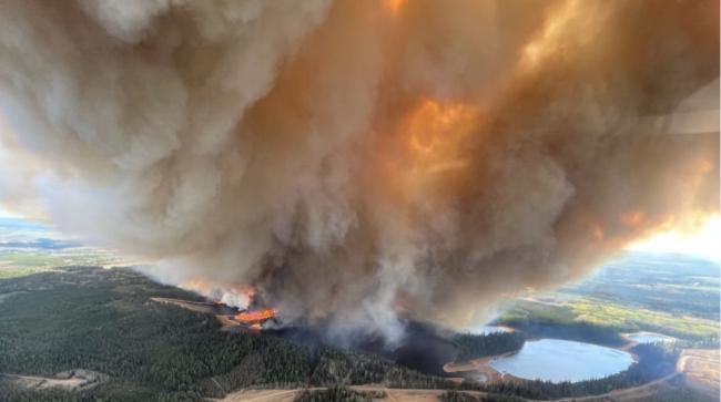 BC面临山火威胁+洪水警告！烟霾袭击北美大陆