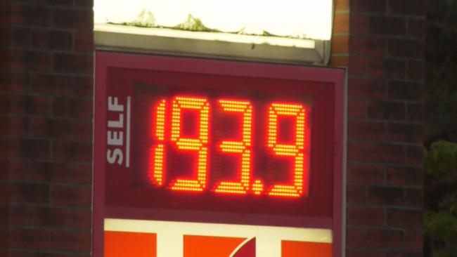 周五继续涨油价！大温油价即将来到每升2元
