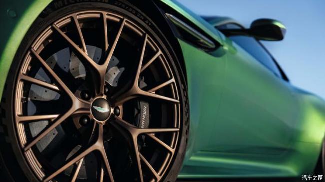 诠释GT车型魅力 阿斯顿·马丁DB12亮相