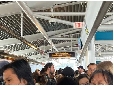 快讯：天车加拿大线铁轨出问题 乘客塞爆桥港站