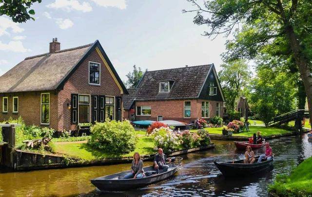 荷兰童话小镇，差点被国人买下来
