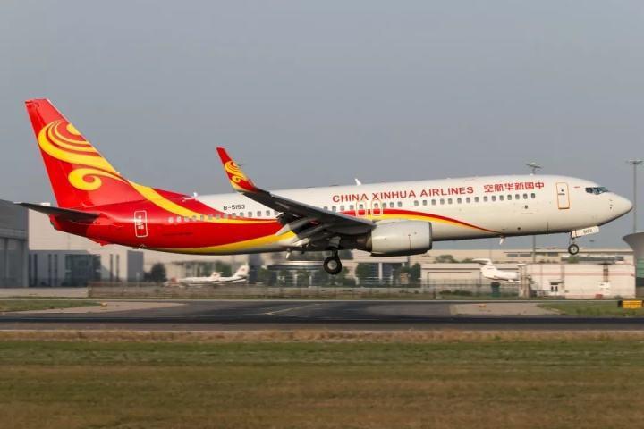 指中国违反商业竞争，美国主要航空公司和工会联名拜登政府不要批准中国更多的航班。（...