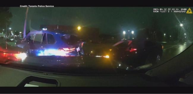 华人车主遭暴力袭击劫车 3名嫌犯冲撞警车包围