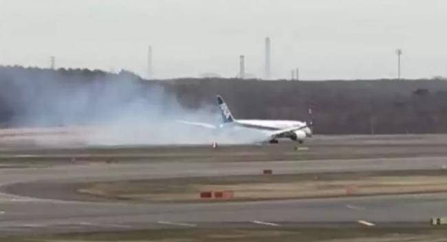 又是波音787 全日空航班着陆时冒浓烟