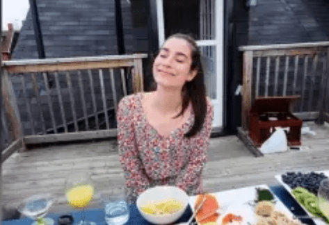美女喝碗汤24小时全身瘫痪 加拿大女子吃完失明