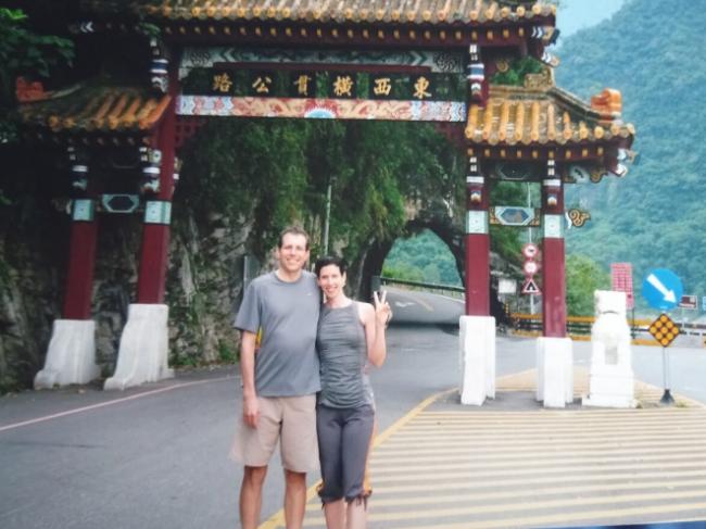 加拿大夫妇搬到中国10年：狂赞物价、医疗