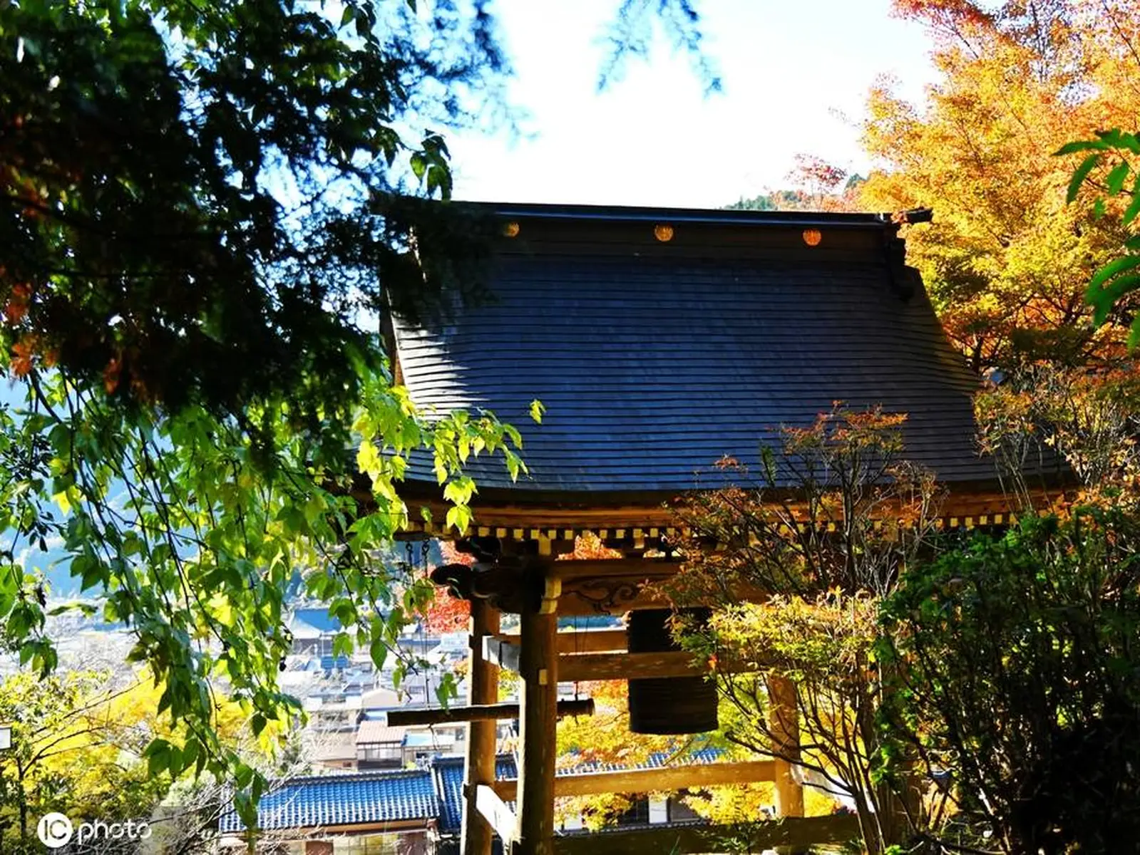 日本岐阜县郡上八幡城风景如画 欣赏美丽枫叶