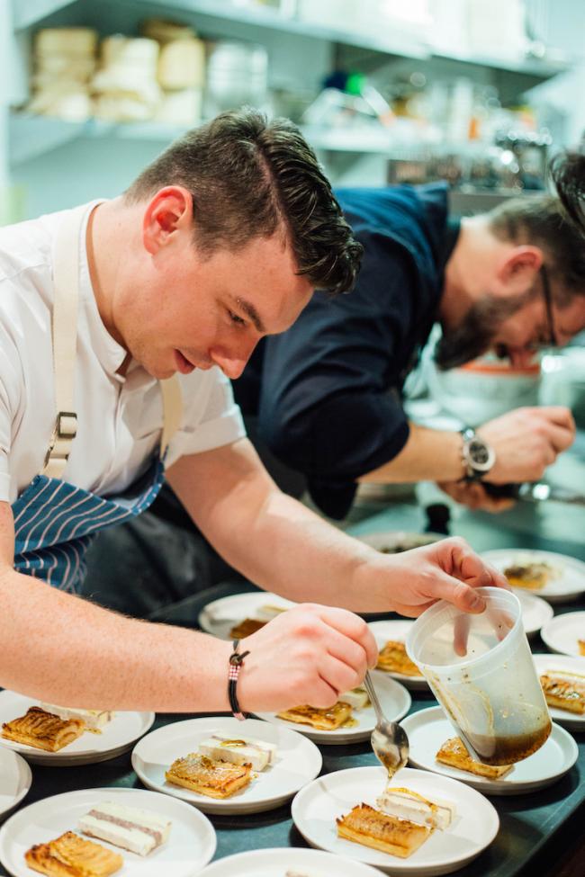 202512_17660951929513.jpg dine06.jpg