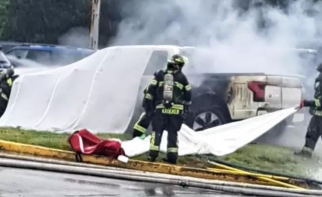卑诗这市电动车爆炸起火 Costco附近交通塞爆